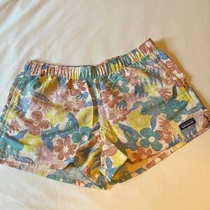 Patagonia Barely Baggies Shorts-Channeling Spring/Natural-Size M